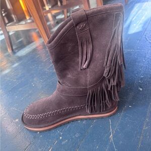 Fringed Suede Boots - Brown